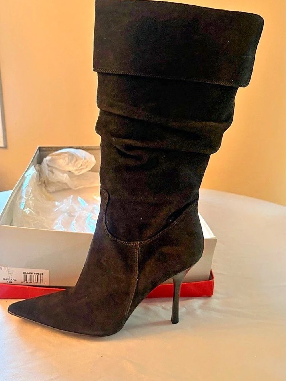 GUESS Black Stiletto boots
Brandnew In Box Size 10